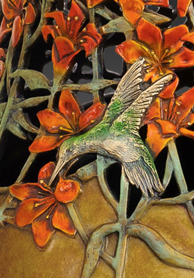black-chinned hummingbird close-up
